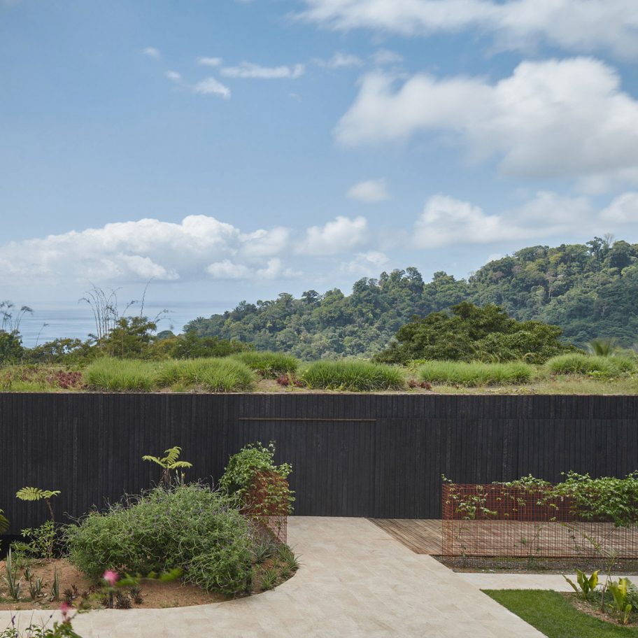 Atelier Villa by Formafatal