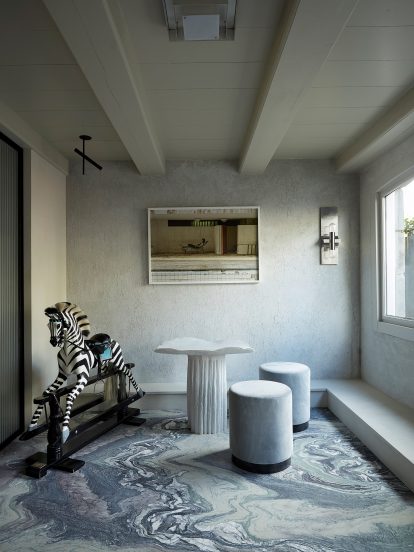 Canal house in Amsterdam by Thomas Geerlings of Framework Studio