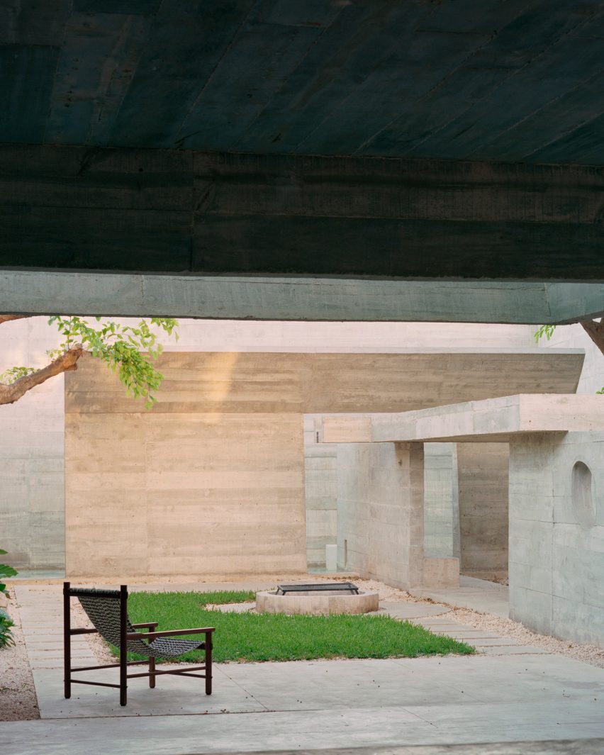 Casa Mérida by Ludwig Godefroy