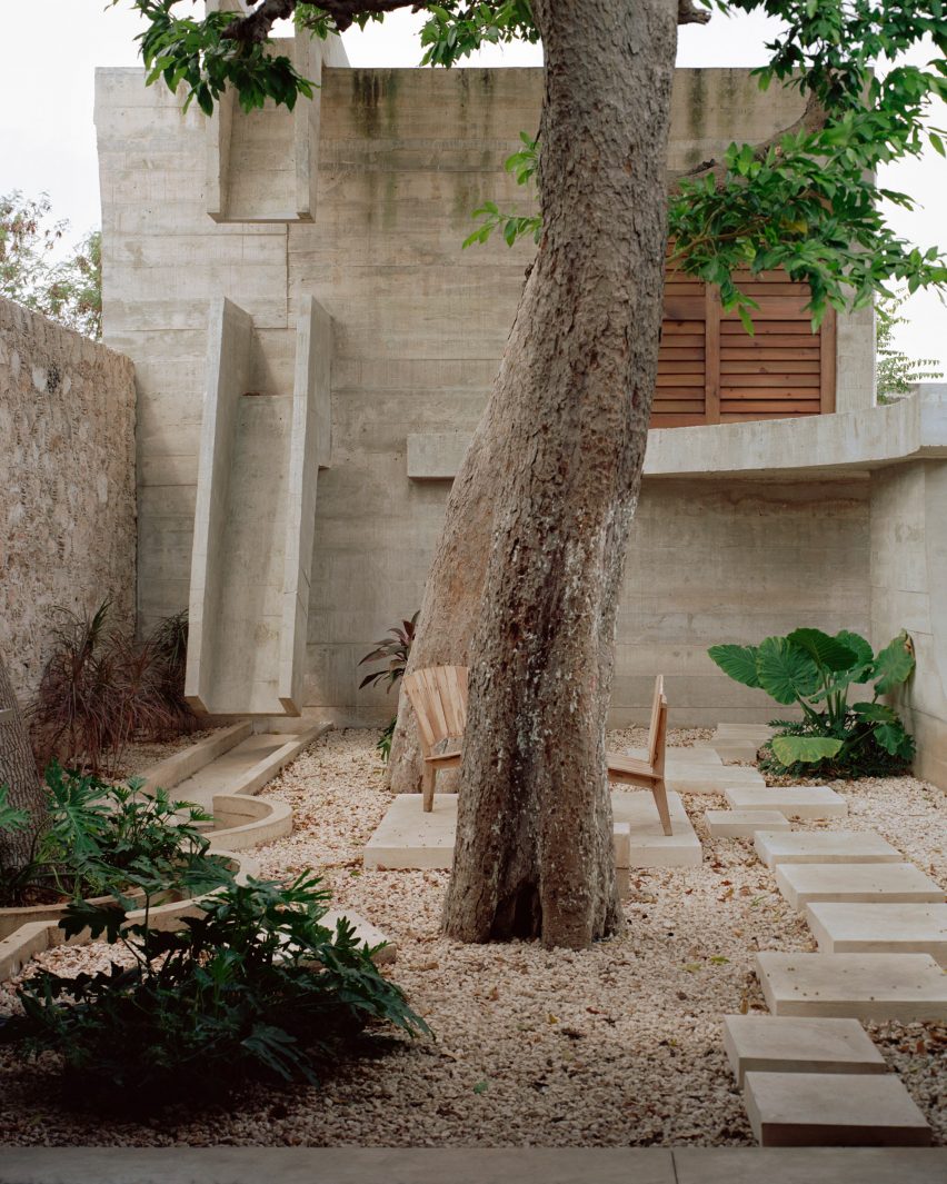 Casa Mérida by Ludwig Godefroy
