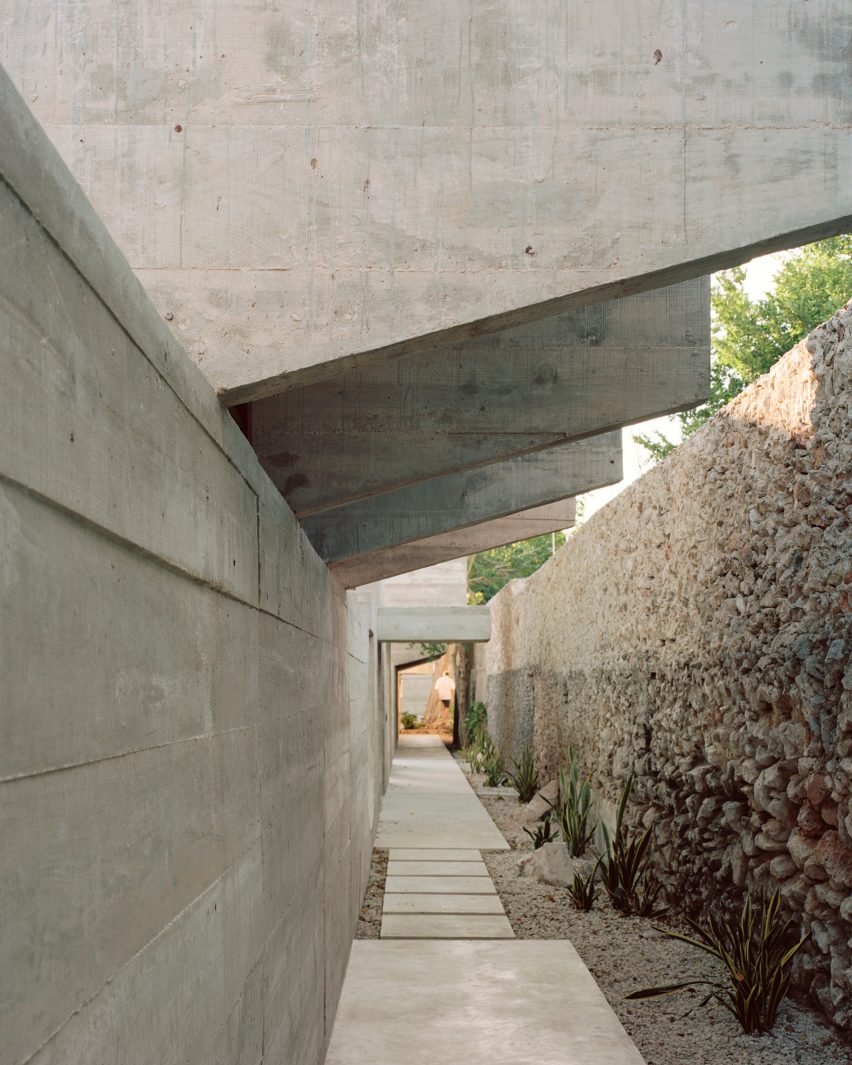Casa Mérida by Ludwig Godefroy