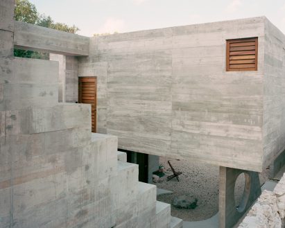 Casa Mérida by Ludwig Godefroy