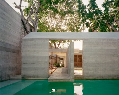 Casa Mérida by Ludwig Godefroy