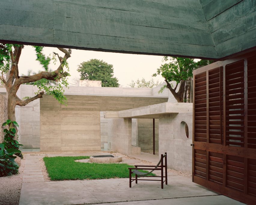 Casa Mérida by Ludwig Godefroy