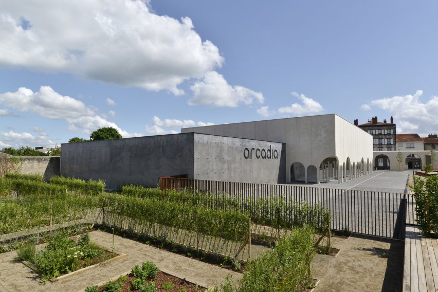 Cinema de Riot by architecture studio Tracks