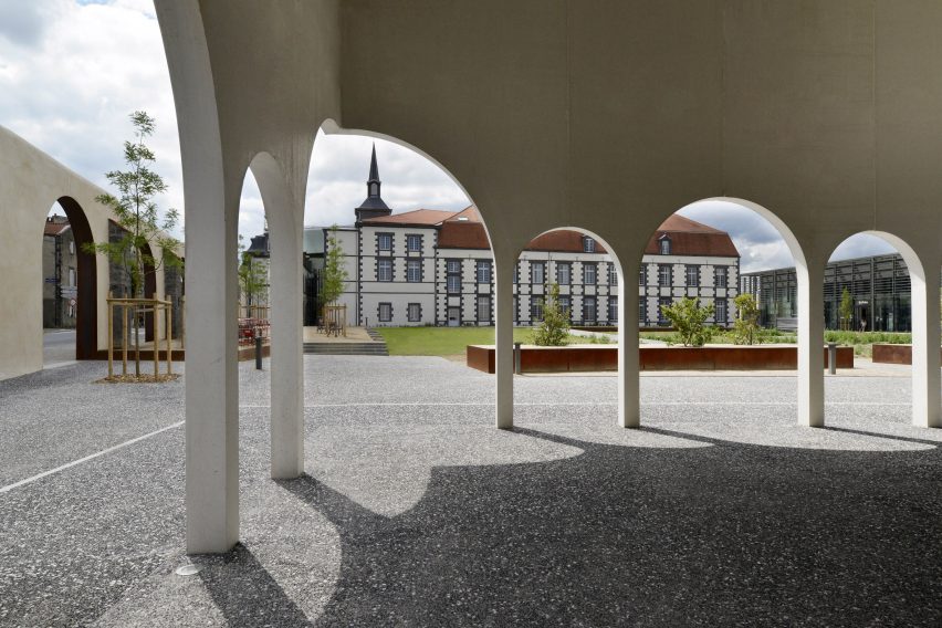 Cinema de Riot by architecture studio Tracks
