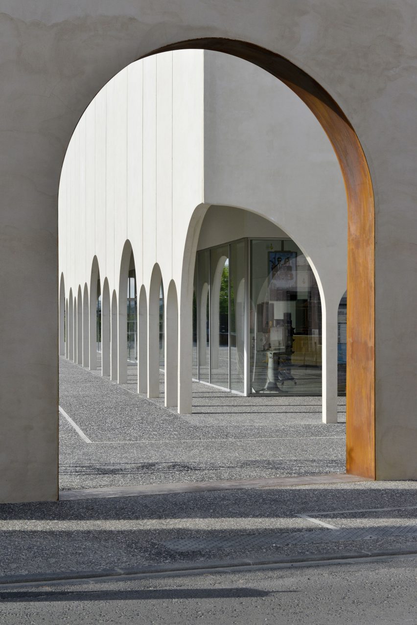Cinema de Riot by architecture studio Tracks