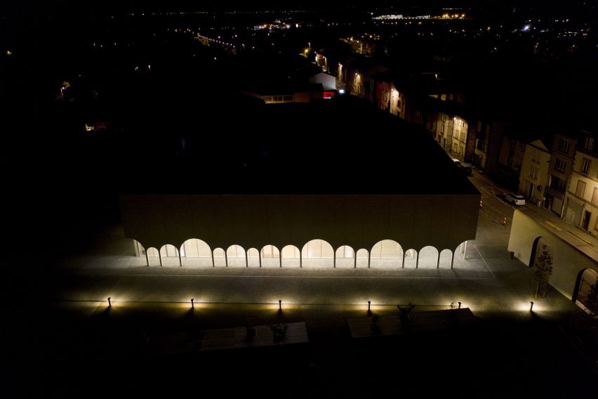 Cinema de Riot by architecture studio Tracks