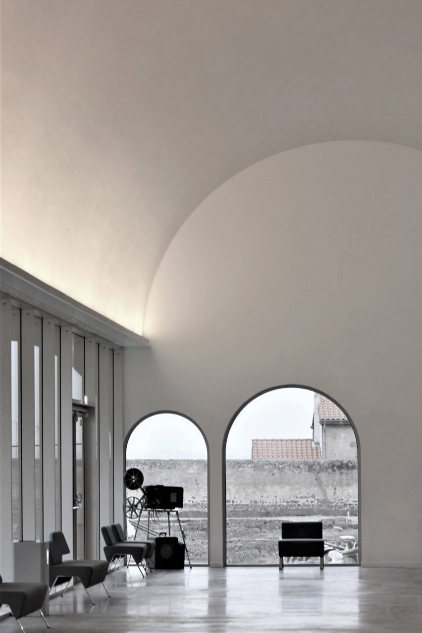 Cinema de Riot by architecture studio Tracks