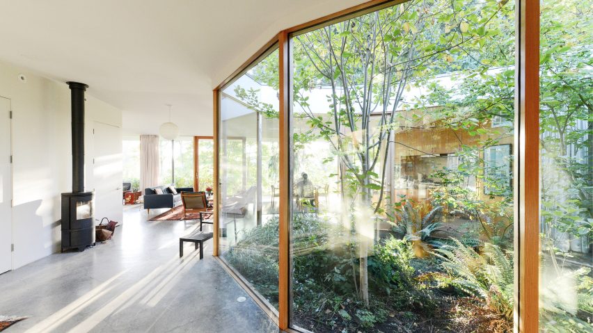 Courtyard House by No Oregon