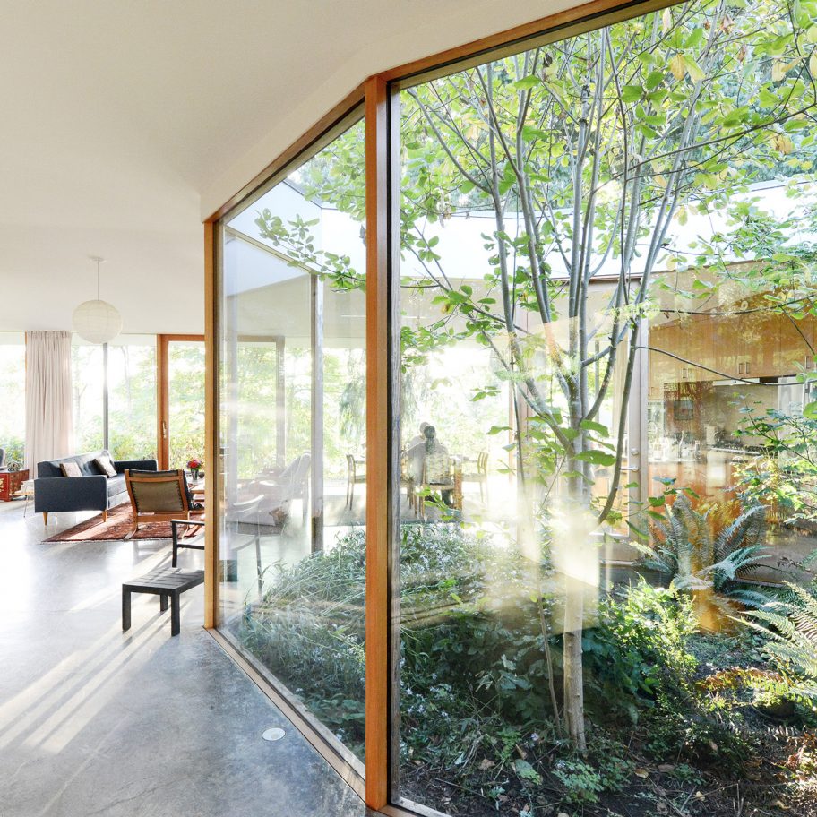 Courtyard House by No Oregon