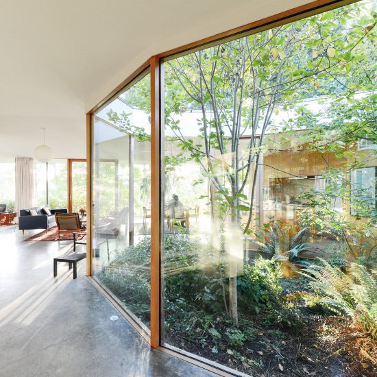 Courtyard House by No Oregon
