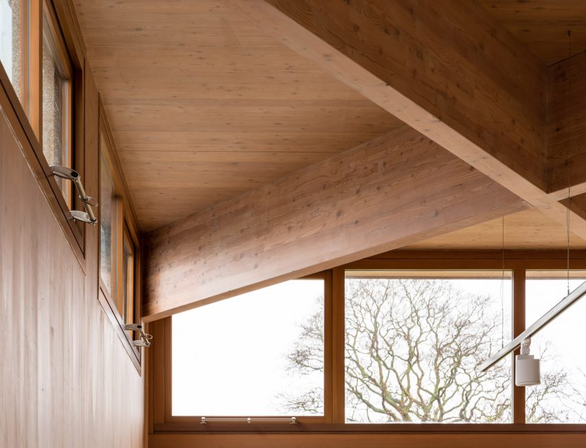 Wroughton Academy in Gorleston, Great Yarmouth, by DK-CM 