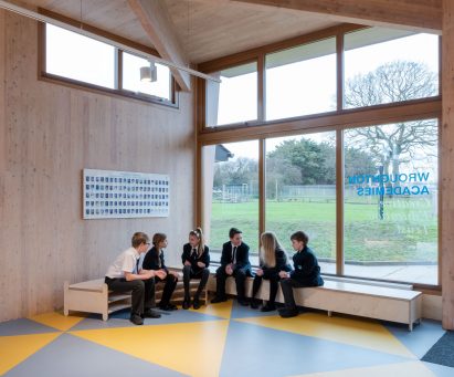 Wroughton Academy in Gorleston, Great Yarmouth, by DK-CM 