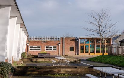 Wroughton Academy in Gorleston, Great Yarmouth, by DK-CM 
