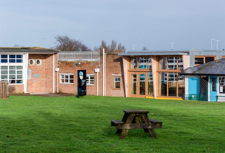 Wroughton Academy in Gorleston, Great Yarmouth, by DK-CM 