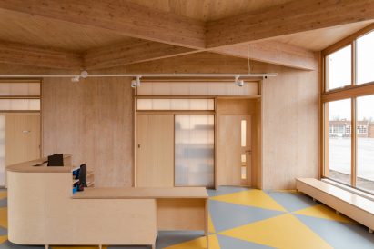 Wroughton Academy in Gorleston, Great Yarmouth, by DK-CM 