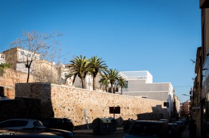 Museum of Contemporary Art Helga de Alvear by Tuñón Arquitectos