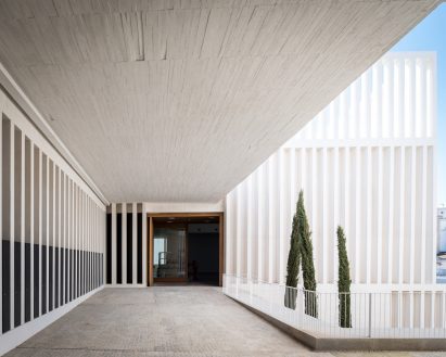 Museum of Contemporary Art Helga de Alvear by Tuñón Arquitectos