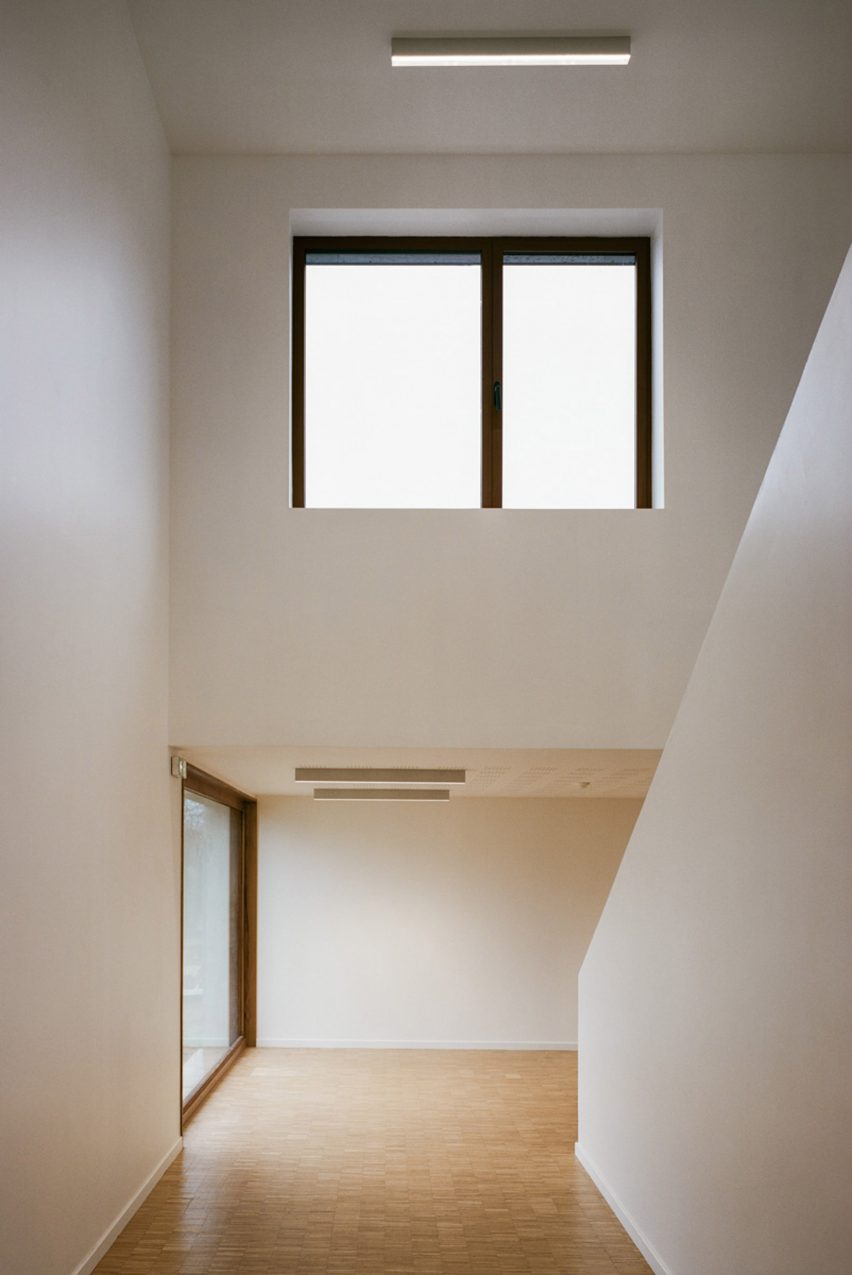 School in Lugrin on Lake Leman by Ateliers o-s architectes