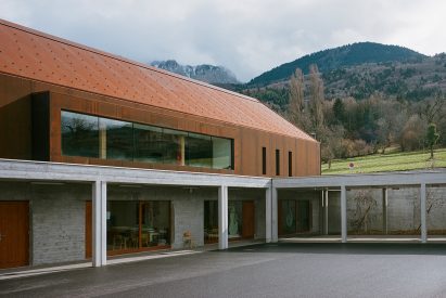 School in Lugrin on Lake Leman by Ateliers o-s architectes