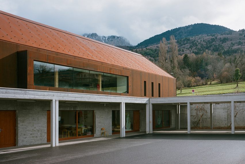 School in Lugrin on Lake Leman by Ateliers o-s architectes