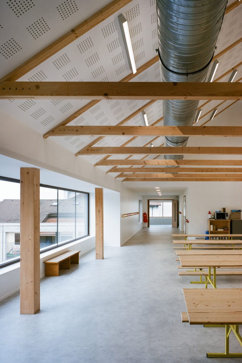 School in Lugrin on Lake Leman by Ateliers o-s architectes