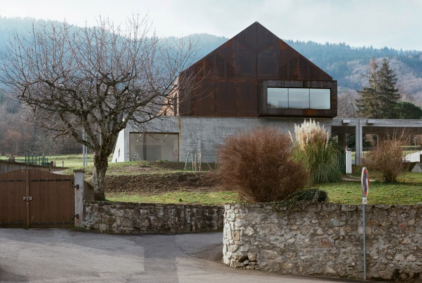 School in Lugrin on Lake Leman by Ateliers o-s architectes