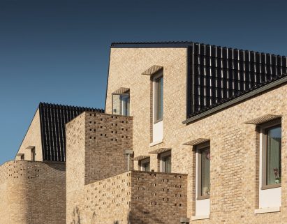 360-degree interactive tour by Rod Edwards of the Stirling Prize-winning Goldsmith Street housing by Mikhail Riches