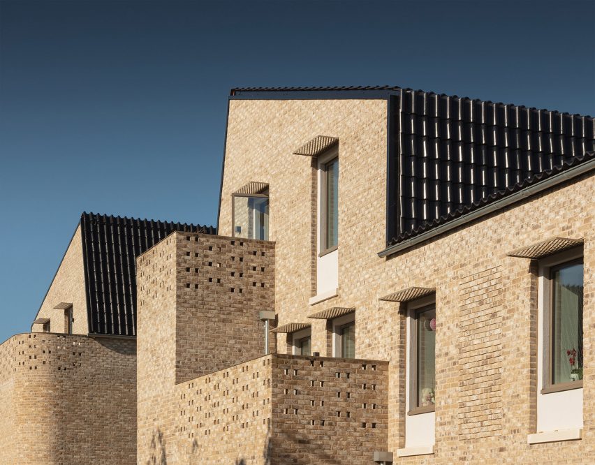 360-degree interactive tour by Rod Edwards of the Stirling Prize-winning Goldsmith Street housing by Mikhail Riches