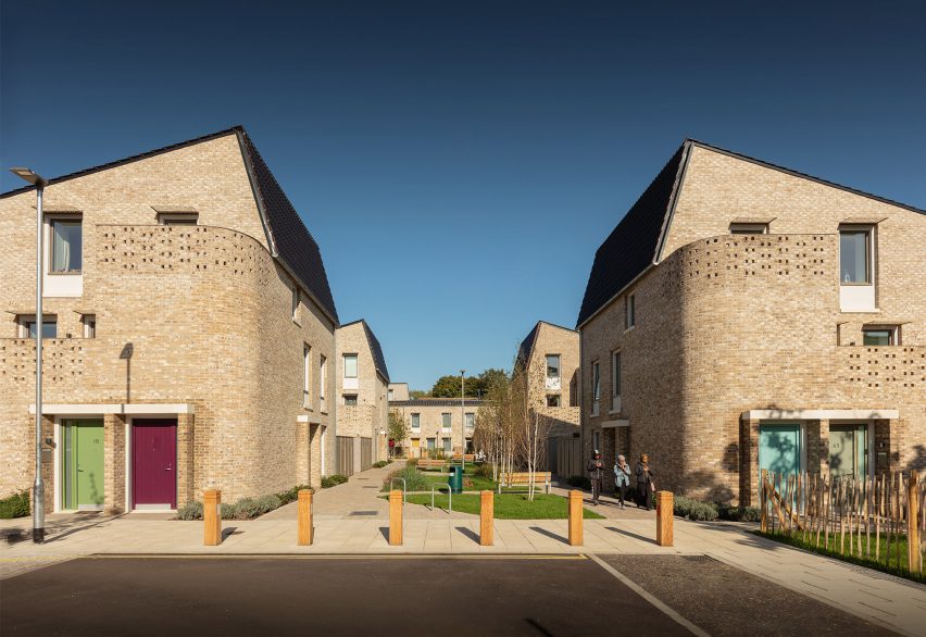 360-degree interactive tour by Rod Edwards of the Stirling Prize-winning Goldsmith Street housing by Mikhail Riches