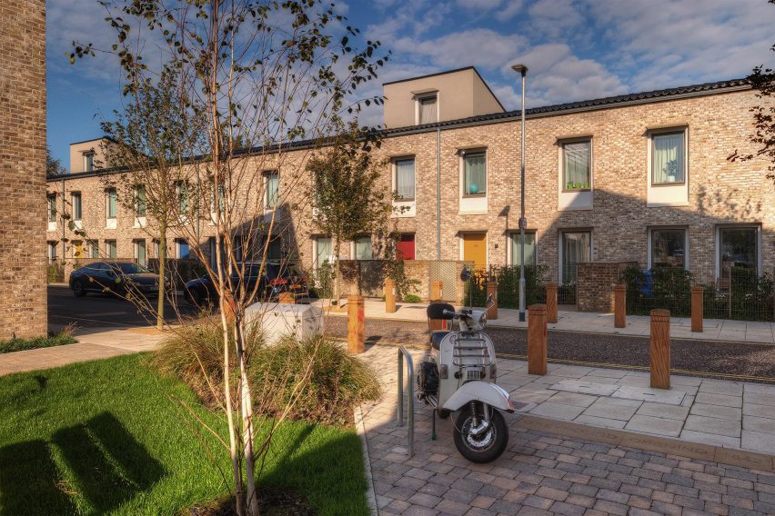 360-degree interactive tour by Rod Edwards of the Stirling Prize-winning Goldsmith Street housing by Mikhail Riches