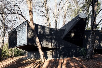House for the Poem of the Right Angle by Smiljan Radić