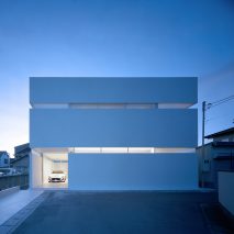 Car house roudnup dezeen
