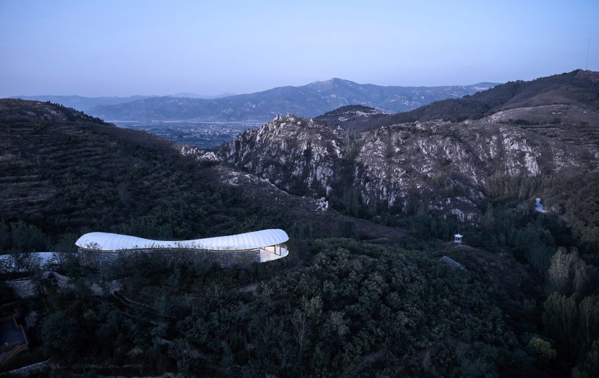 Jiunvfeng Study on Mount Tai by gad line+ studio