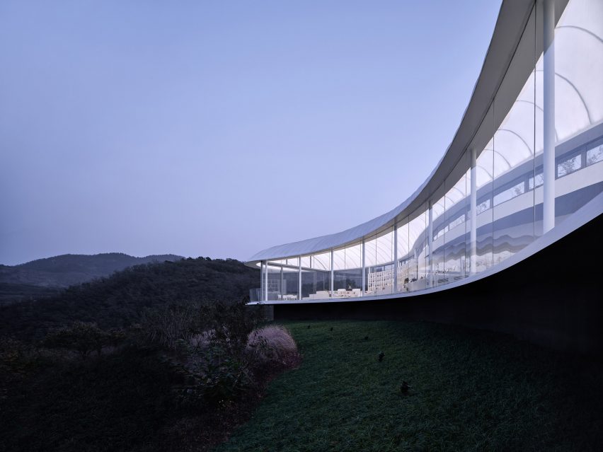 Jiunvfeng Study on Mount Tai by gad line+ studio