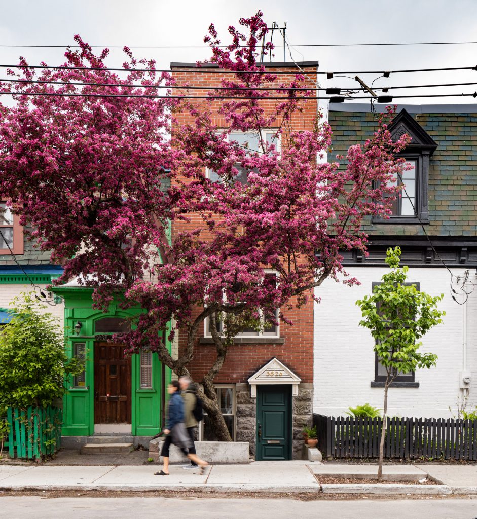 Maison-Boutique Coloniale by Michael Godmer and Mathieu Turgeon