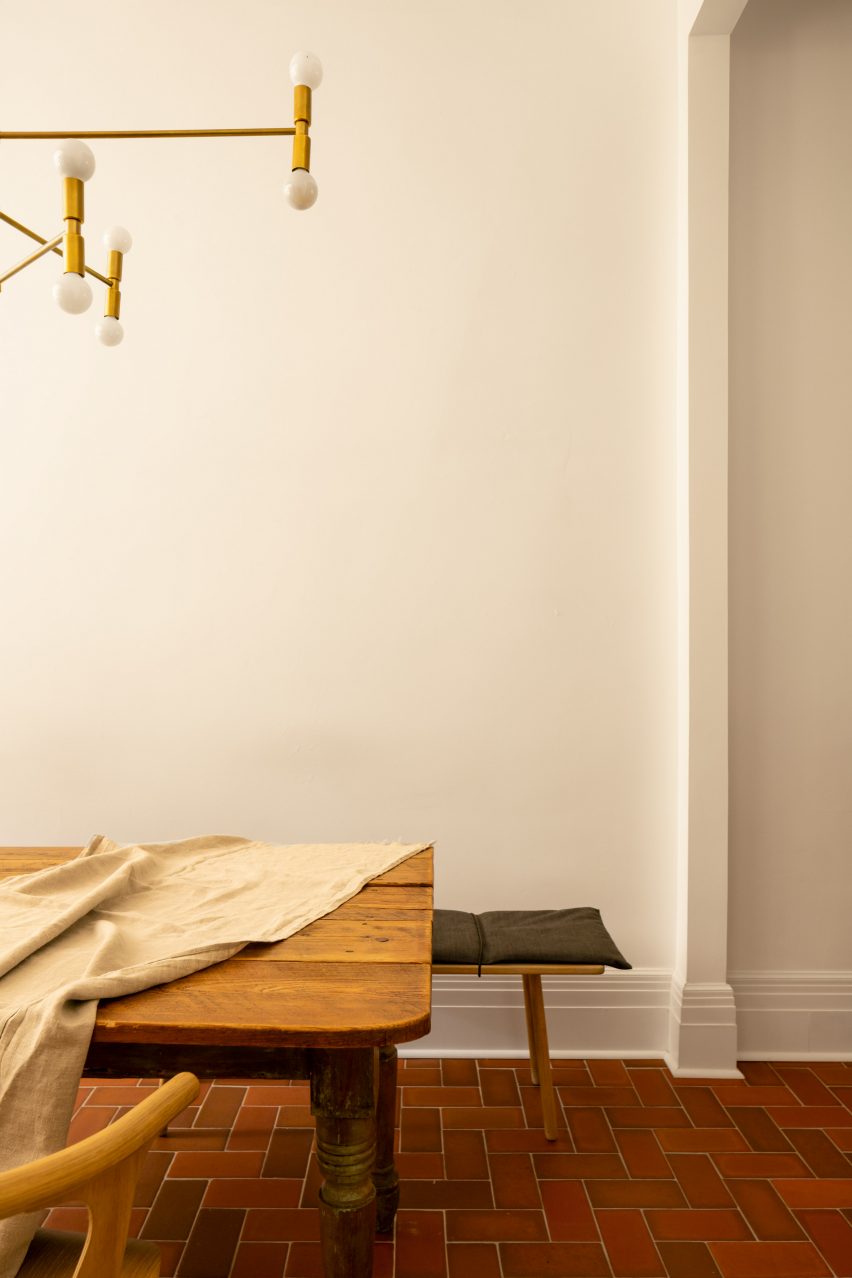 Maison-Boutique Coloniale by Michael Godmer and Mathieu Turgeon