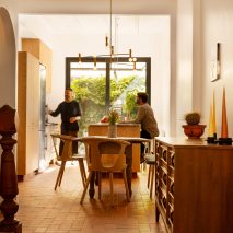 Maison-Boutique Coloniale by Michael Godmer and Mathieu Turgeon
