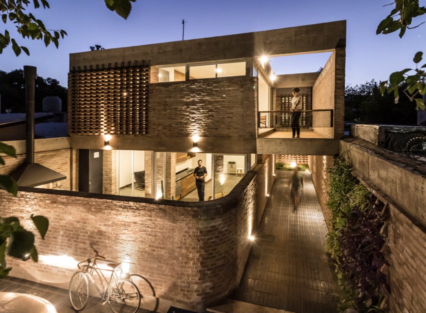 Martinez 3458 Building by Primer Piso