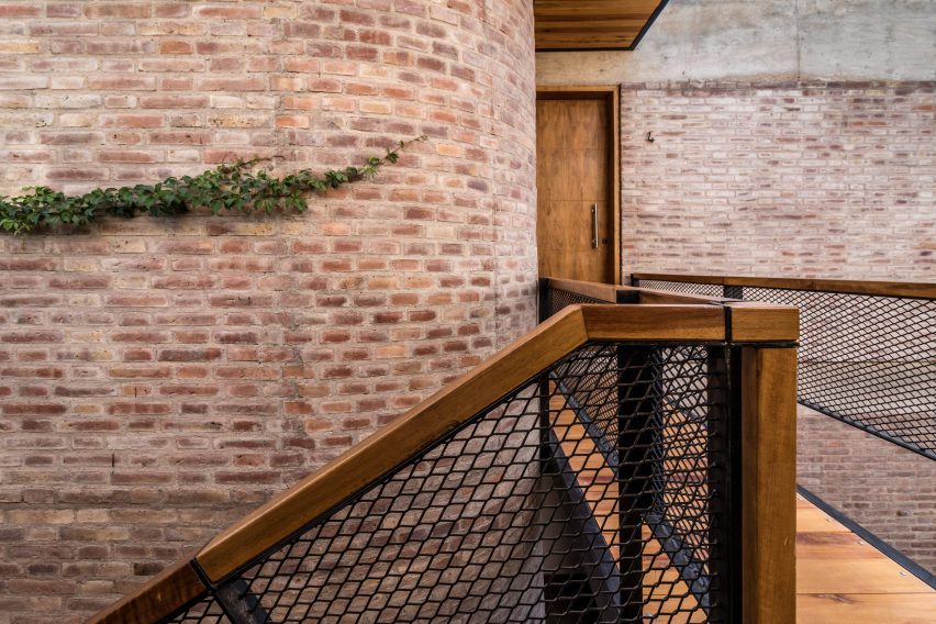 Martinez 3458 Building by Primer Piso