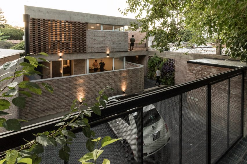 Martinez 3458 Building by Primer Piso