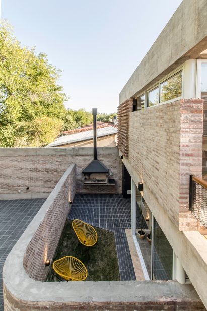 Martinez 3458 Building by Primer Piso