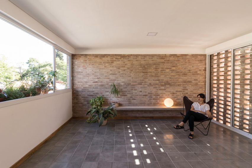 Martinez 3458 Building by Primer Piso