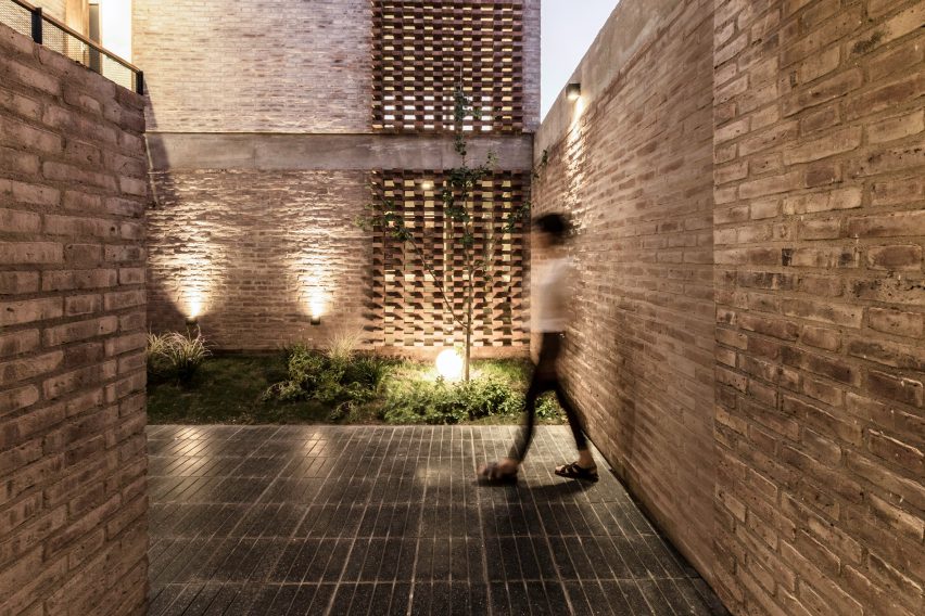 Martinez 3458 Building by Primer Piso