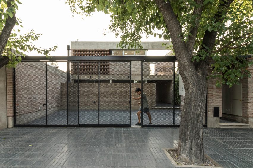 Martinez 3458 Building by Primer Piso
