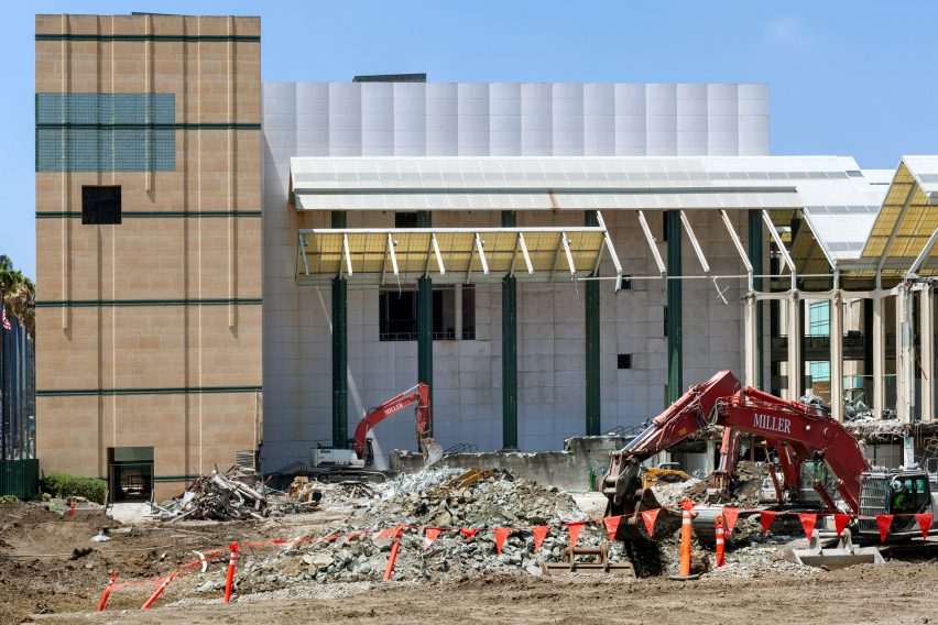 Photography reveals demolition of LACMA buildings during coronavirus pandemic