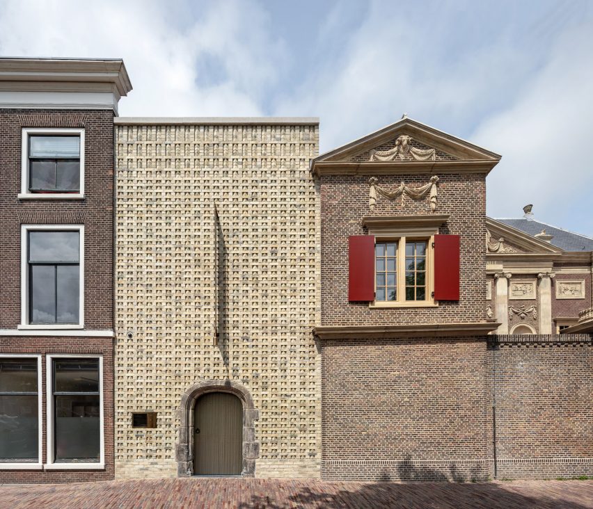 Museum de Lakenhal by Happel Cornelisse Verhoeven and Julian Harrap Architects