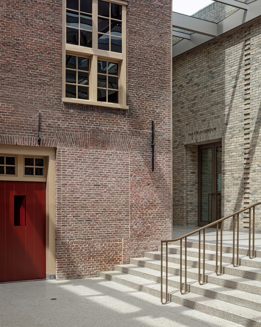 Museum de Lakenhal by Happel Cornelisse Verhoeven and Julian Harrap Architects