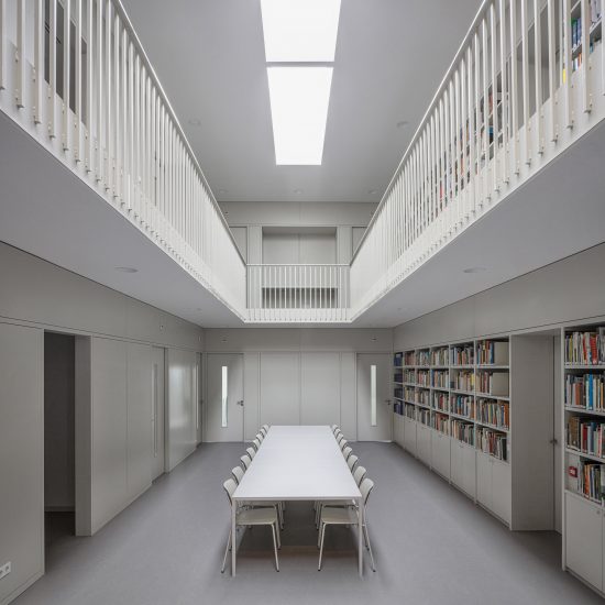 Museum de Lakenhal by Happel Cornelisse Verhoeven and Julian Harrap Architects